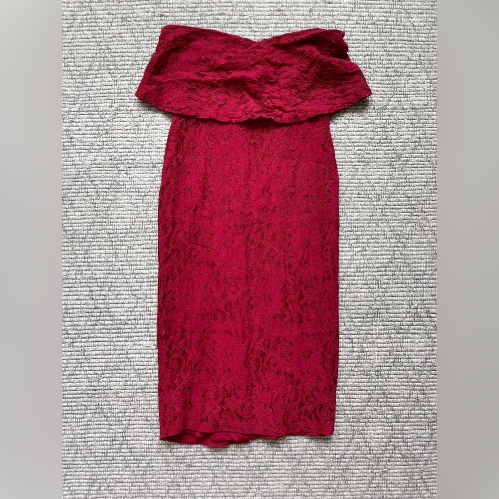 Small Lulu’s strapless dress